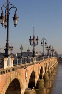 800px-Bordeaux_Pont_de_Pierre