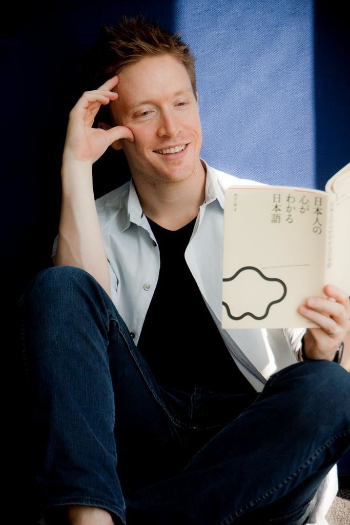 Olly Richards reading in Japanese 