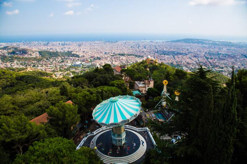 Spanish conversational connectors view over Barcelona