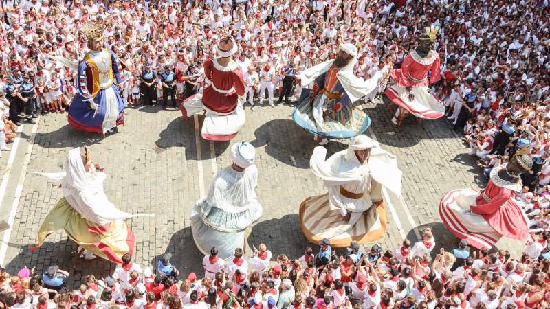 dancing at sanfermin