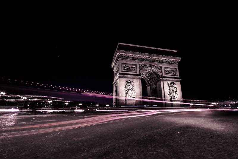 arc de triomphe by night