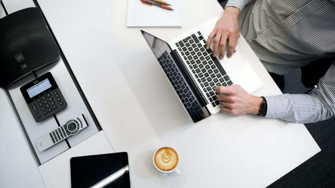 6 reasons to teach business English online