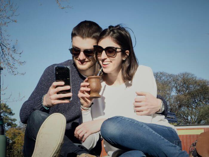 spanish greetings couples