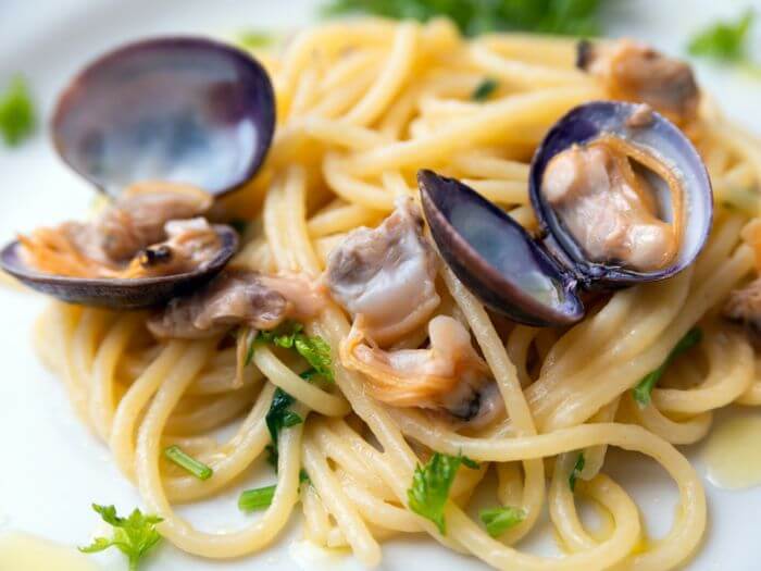 Traditional Italian dishes spaghetti alle Vongole 