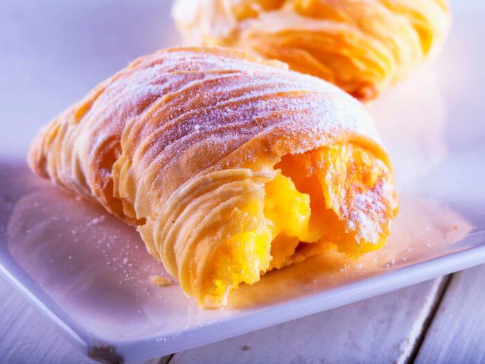 Traditional Italian dishes Sfogliatella