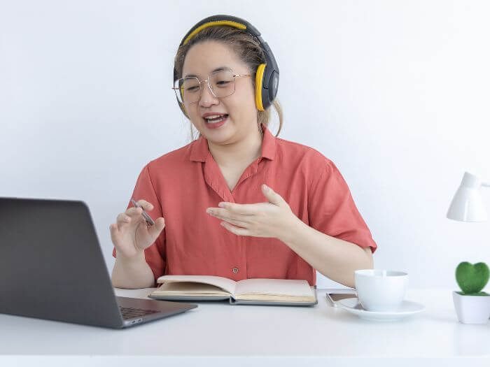 role of environment in learning language