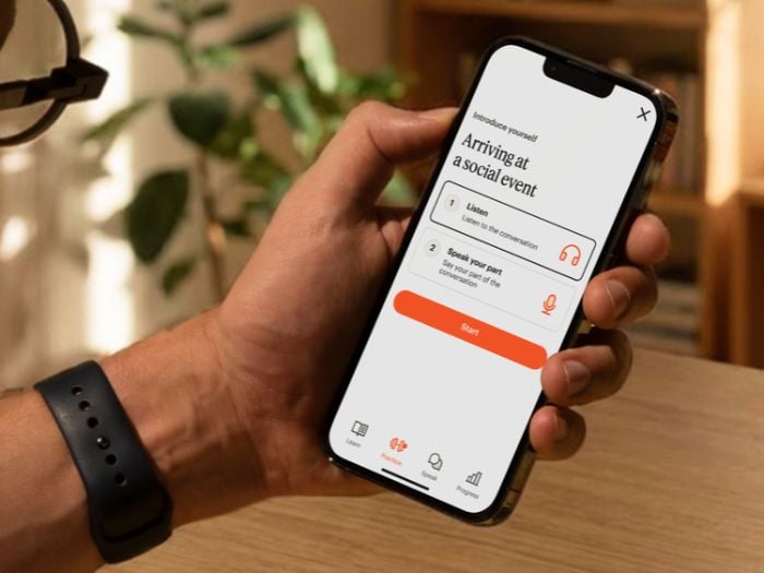Man using Babbel app 